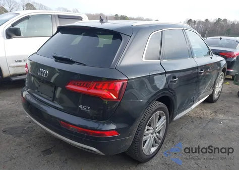 2018 Audi Q5 2.0T Premium/2.0T Tech Premium z USA, uszkodzony, nr VIN WA1CNAFY9J2088578